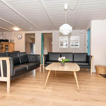 12 Person In Holiday home *